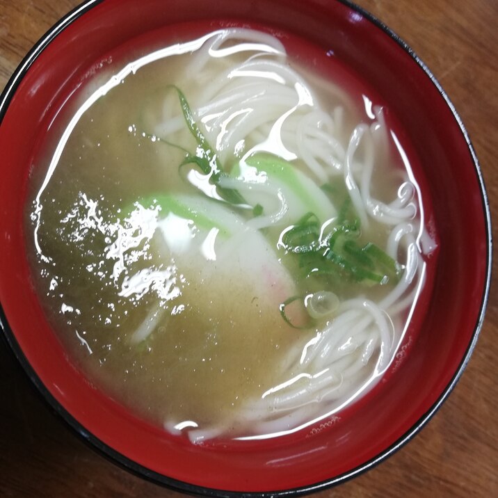 かまぼこととろろ昆布のにゅう麺